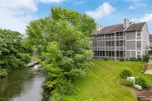 227-E Portage Lakes Dr, Akron, OH 44319 - Photo 2