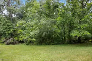 227-E Portage Lakes Dr, Akron, OH 44319 - Photo 28