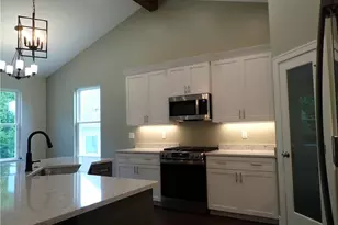 7077 Village Way Dr, Garrettsville, OH 44231 - Photo 6