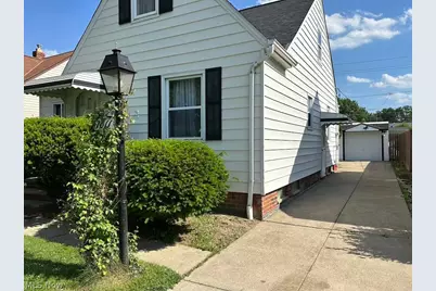 1011 Parkleigh Drive, Parma, OH 44134 - Photo 2