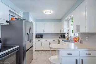 2810 Utica Ave, Lorain, OH 44052 - Photo 8