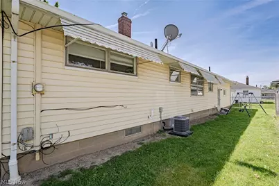 2810 Utica Avenue, Lorain, OH 44052 - Photo 18