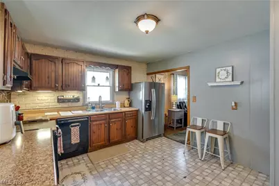2313 Bollinger Avenue NE, Canton, OH 44705 - Photo 10