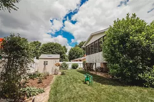 119 Sherwood Dr, Williamstown, WV 26187 - Photo 44