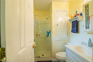 119 Sherwood Dr, Williamstown, WV 26187 - Photo 26
