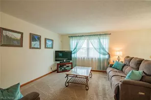 119 Sherwood Dr, Williamstown, WV 26187 - Photo 14