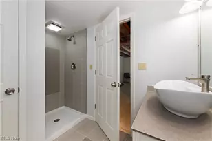 9837 Betty Ln, Elyria, OH 44035 - Photo 20