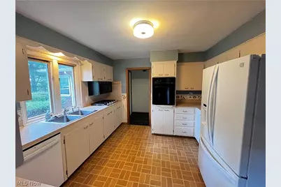 7447 Sylvan Drive, Kent, OH 44240 - Photo 8