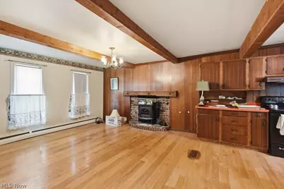 250 E Washington Street, Chagrin Falls, OH 44022 - Photo 8