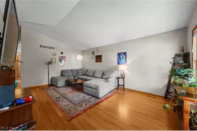77 29th Street NW, Barberton, OH 44203 - Photo 4