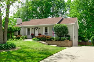 408 Abbyshire Rd, Akron, OH 44319 - Photo 2