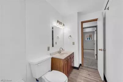 927 E 216th Street, Euclid, OH 44119 - Photo 14