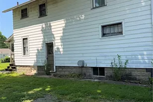 226 2nd St SW, Brewster, OH 44613 - Photo 2