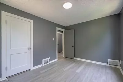 799 Fess Avenue, Akron, OH 44307 - Photo 18