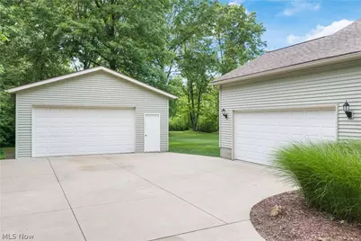 1312 Evelyn Lane, Akron, OH 44306 - Photo 2