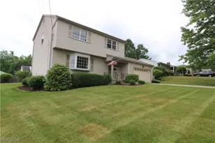 2329 Venloe Dr, Poland, OH 44514 - Photo 2