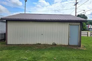 2380 S Lawn Ave, Coshocton, OH 43812 - Photo 10