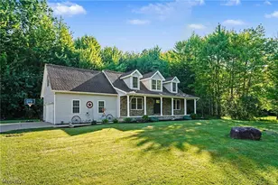 1310 Morning Star Dr, Roaming Shores, OH 44084 - Photo 2