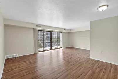 12550 Lake Avenue #308, Oakwood, OH 44107 - Photo 4