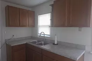 815 Russell Ave, Akron, OH 44307 - Photo 8