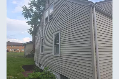 815 Russell Avenue, Akron, OH 44307 - Photo 30