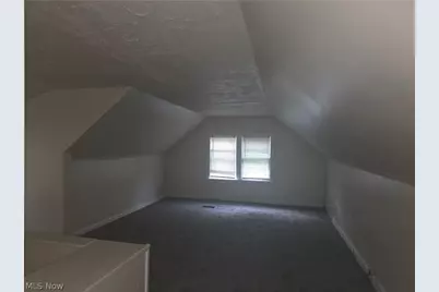 815 Russell Avenue, Akron, OH 44307 - Photo 18