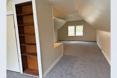 815 Russell Avenue, Akron, OH 44307 - Photo 2