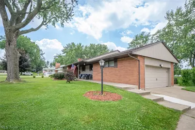 6145 Hollydale Avenue NE, Canton, OH 44721 - Photo 2