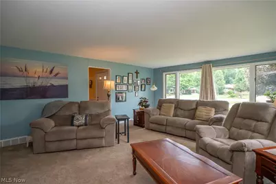 6145 Hollydale Avenue NE, Canton, OH 44721 - Photo 10