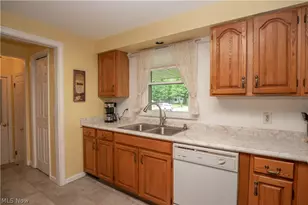 6145 Hollydale Ave NE, Canton, OH 44721 - Photo 16