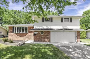 1581 N Circle View Dr, Green Hills, OH 44131 - Photo 1
