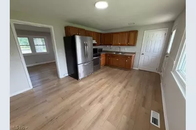 823 Stanford Avenue, Elyria, OH 44035 - Photo 6