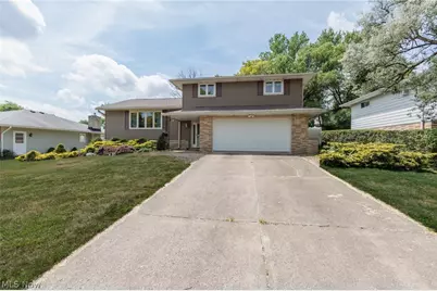 2207 Jacqueline Drive, Parma, OH 44134 - Photo 2