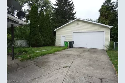 3864 E 52nd Street, Newburgh Heights, OH 44105 - Photo 24
