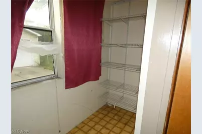 3864 E 52nd Street, Newburgh Heights, OH 44105 - Photo 6