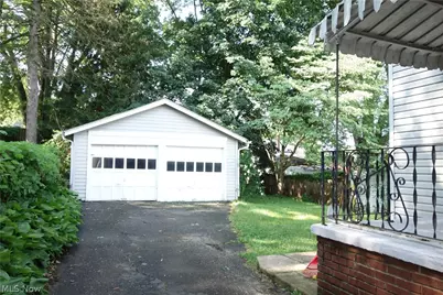 34 E Rosewood Avenue, Akron, OH 44301 - Photo 24