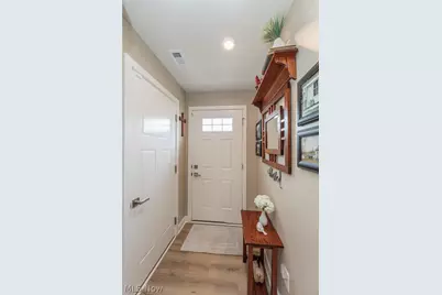 4033 N Steels Circle #31, Cuyahoga Falls, OH 44223 - Photo 2