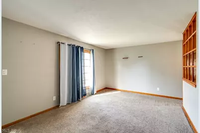 29800 Robert Street, Wickliffe, OH 44092 - Photo 6