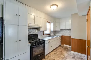 29800 Robert St, Wickliffe, OH 44092 - Photo 8