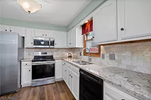923 Hillside Dr, Amherst, OH 44001 - Photo 8