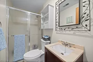 923 Hillside Dr, Amherst, OH 44001 - Photo 18