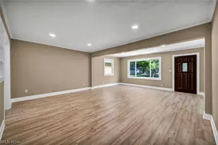 9313 Crestwood Dr, Loveland, OH 44130 - Photo 6