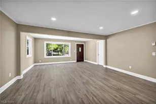 9313 Crestwood Dr, Loveland, OH 44130 - Photo 10