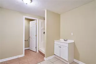 6318 Oak Point Estates, Lorain, OH 44053 - Photo 28
