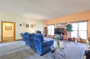 6318 Oak Point Estates, Lorain, OH 44053 - Photo 10