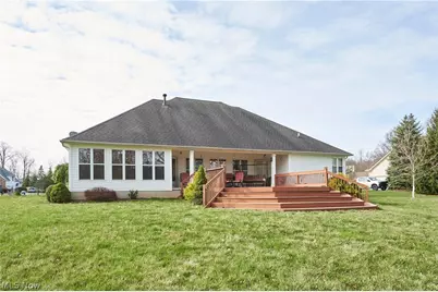 6318 Oak Point Estates, Lorain, OH 44053 - Photo 4