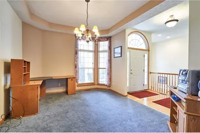 6318 Oak Point Estates, Lorain, OH 44053 - Photo 8