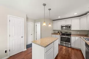 37529 Tail Feather Dr, North Ridgeville, OH 44039 - Photo 6