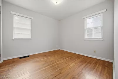 2806 Harmont Avenue NE, Canton, OH 44705 - Photo 12
