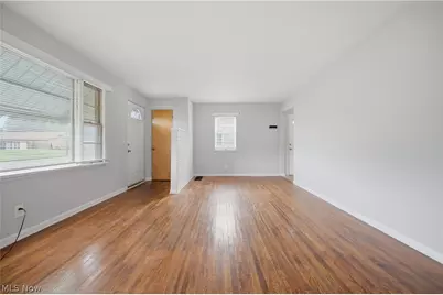 2806 Harmont Avenue NE, Canton, OH 44705 - Photo 8